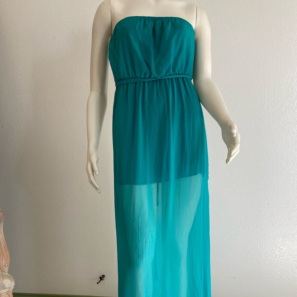 Green maxi dress 💚